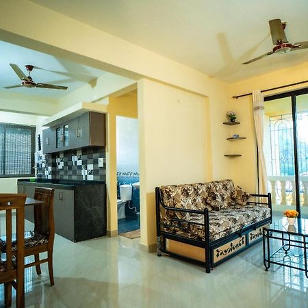 Field Stone Apartment วาร์กา ภายนอก รูปภาพ